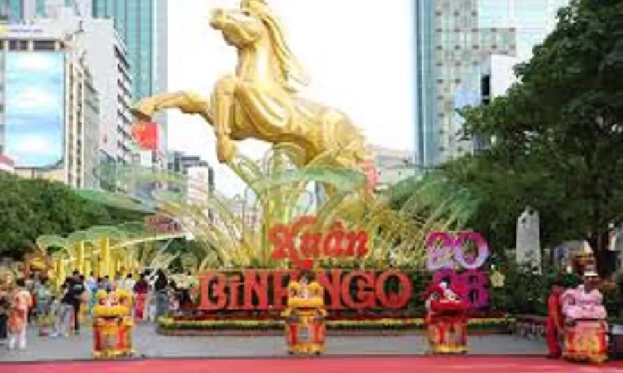 Đường hoa Nguyễn Huệ 2026 lần đầu trải nghiệm ngày - đêm