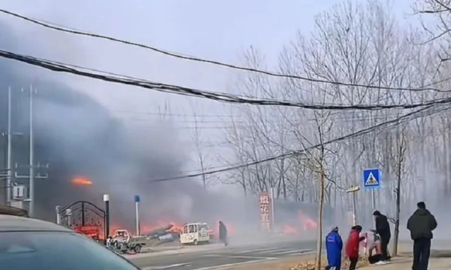 Trung Quốc nổ lớn tại cửa hàng pháo hoa làm 8 người chết