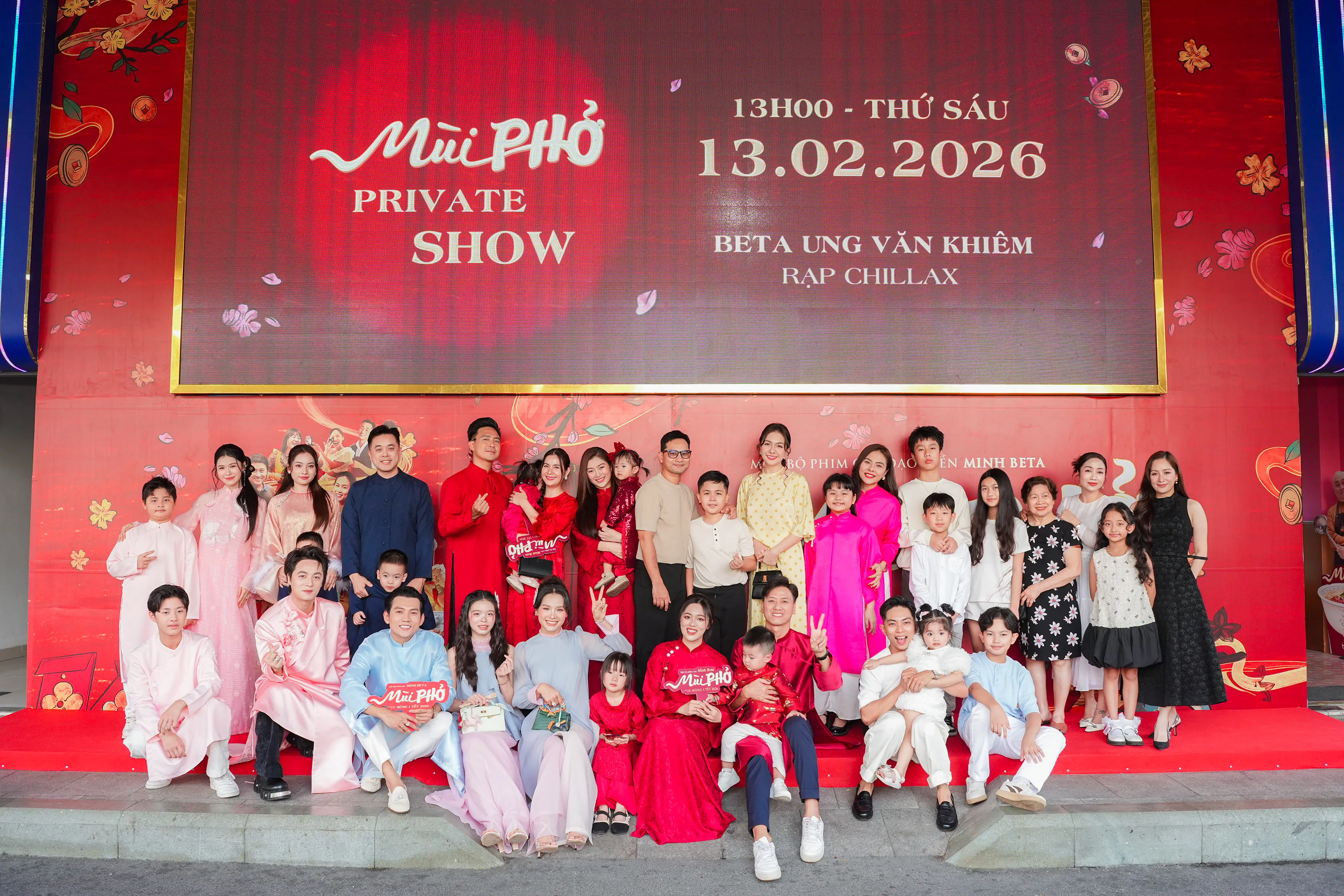 toàn thể gia đình sao Việt