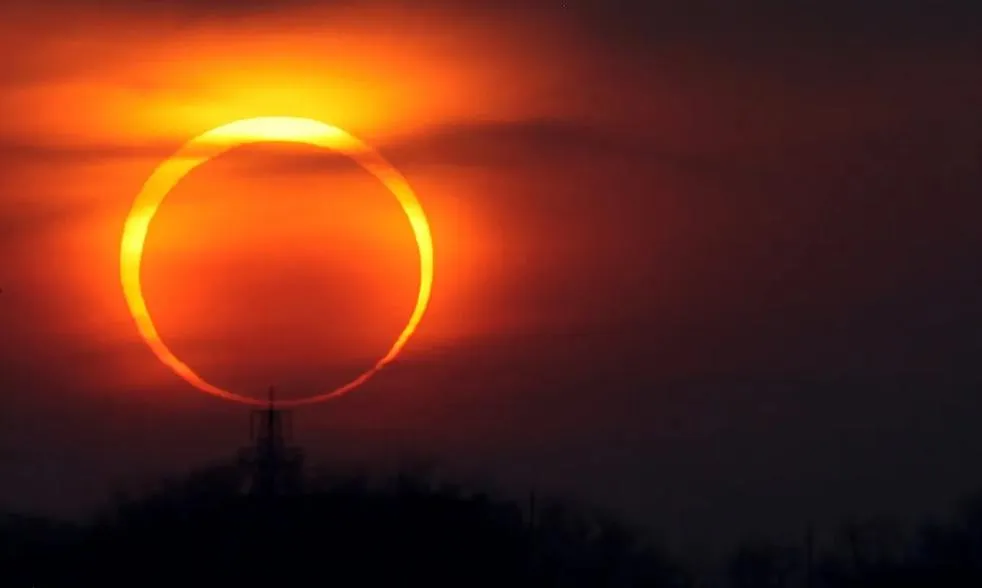 Nhật thực Nam Cực xuất hiện ngay ngày đầu năm Bính Ngọ