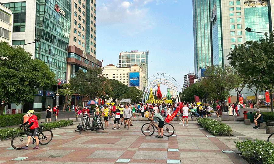 TPHCM sáng mùng 1 Tết Bính Ngọ 2026: Thở chậm sau giao thừa