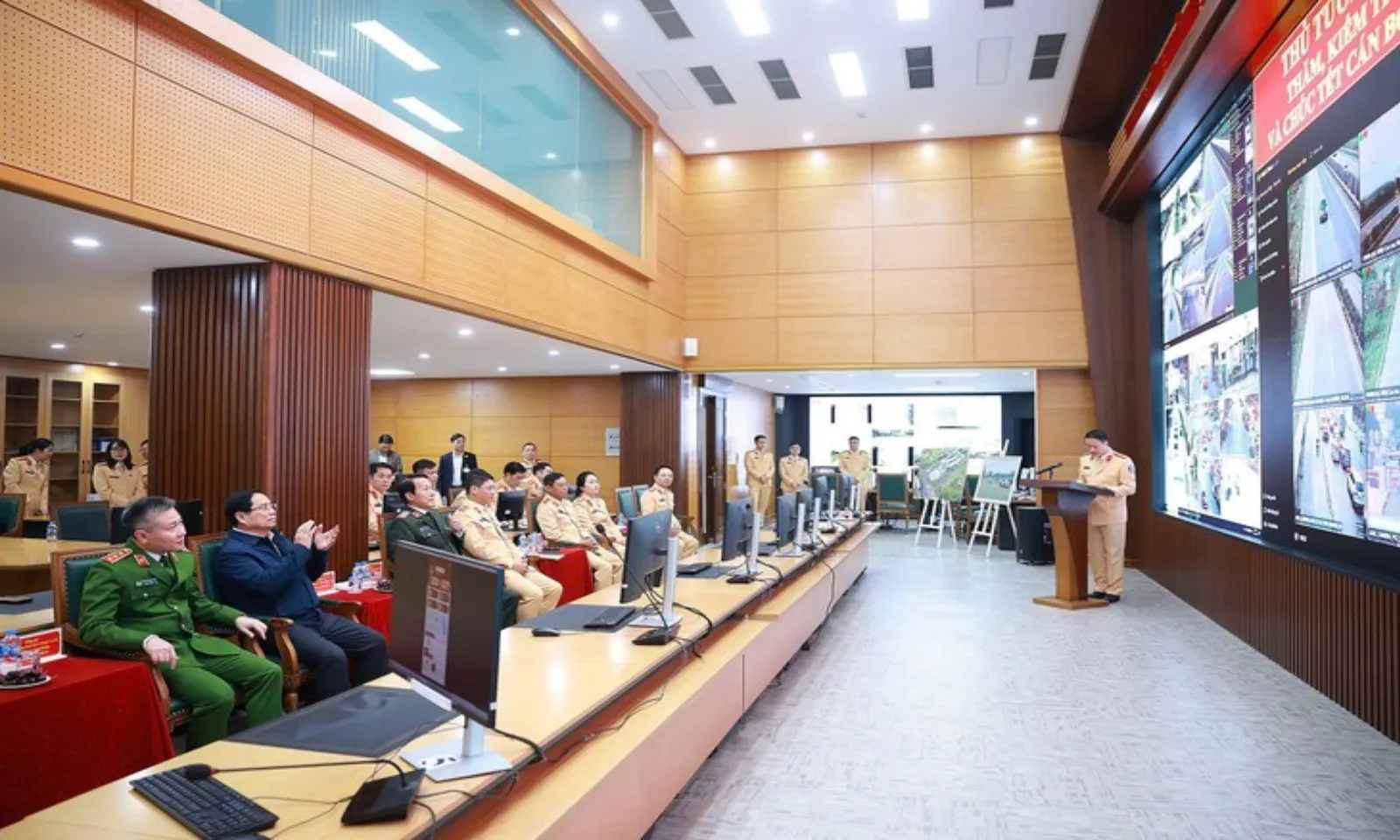 Thủ tướng chúc Tết qua VNeTraffic, nhấn mạnh an toàn giao thông và an ninh mạng – Hình 1