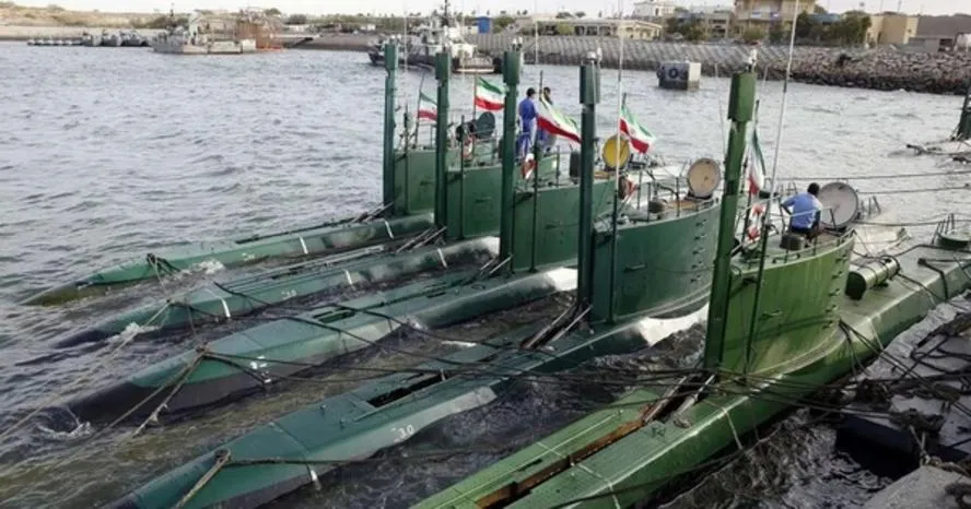 “Sát thủ ven bờ“ của Iran đón lõng tàu sân bay Mỹ?