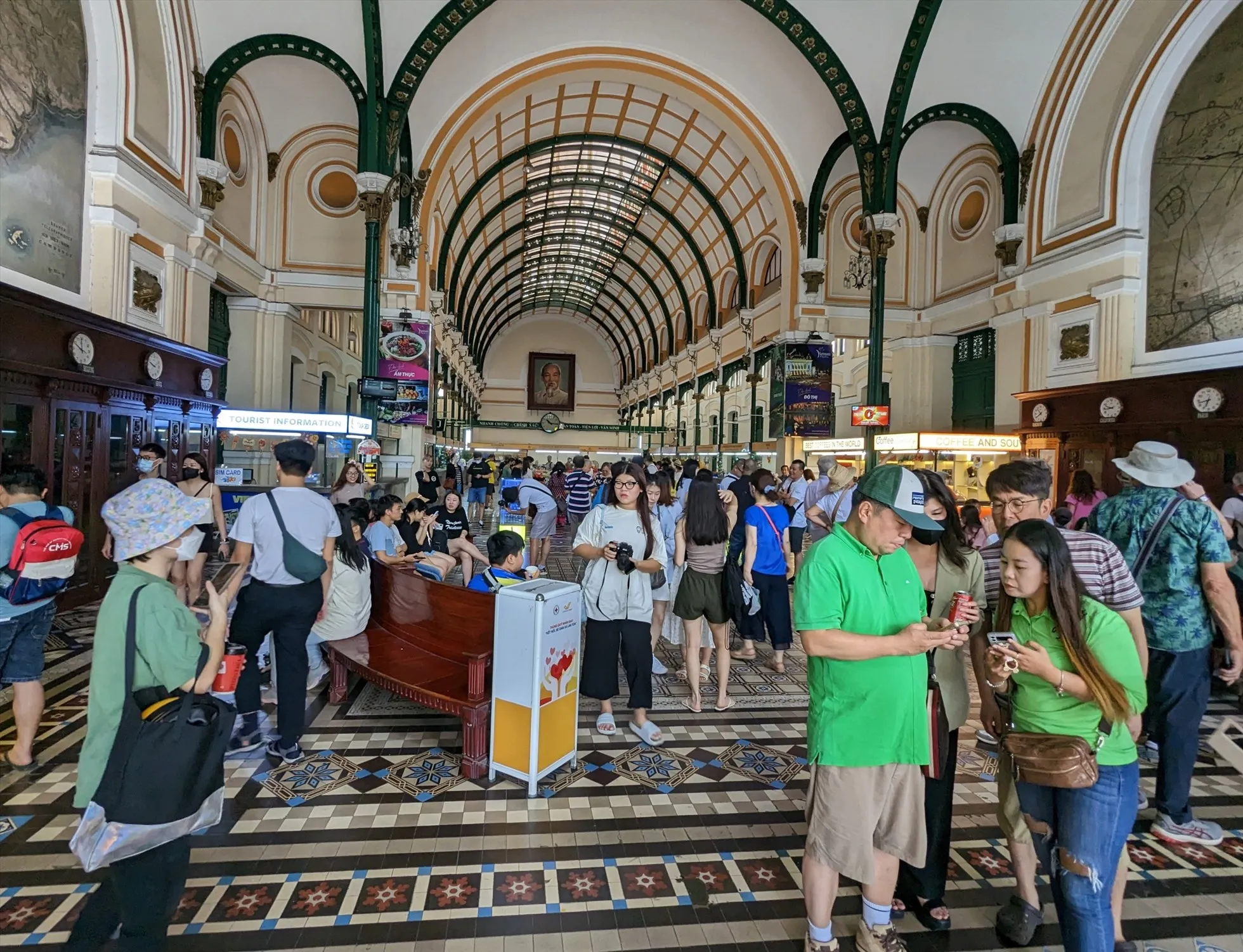 Các điểm du lịch thu hút đông khách tham quan a