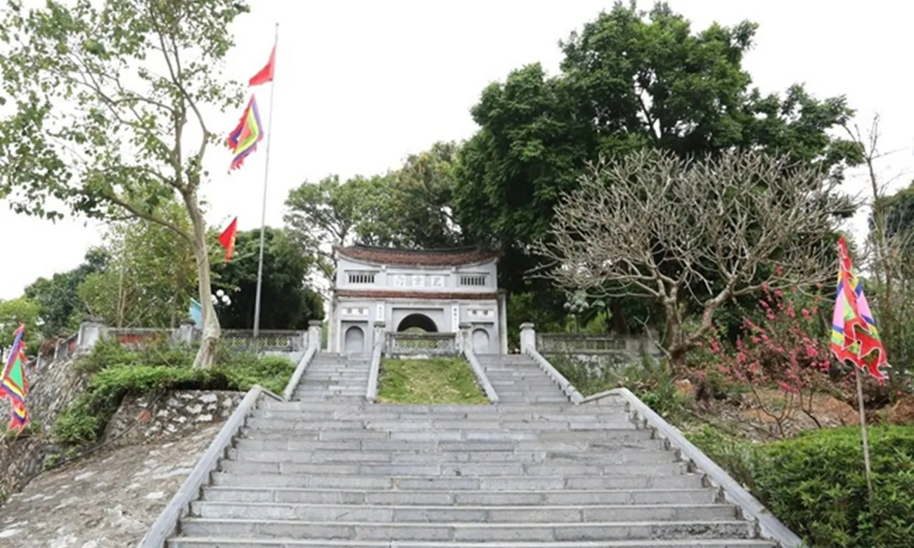 Bảo vật rồng đá độc bản ở Bắc Ninh