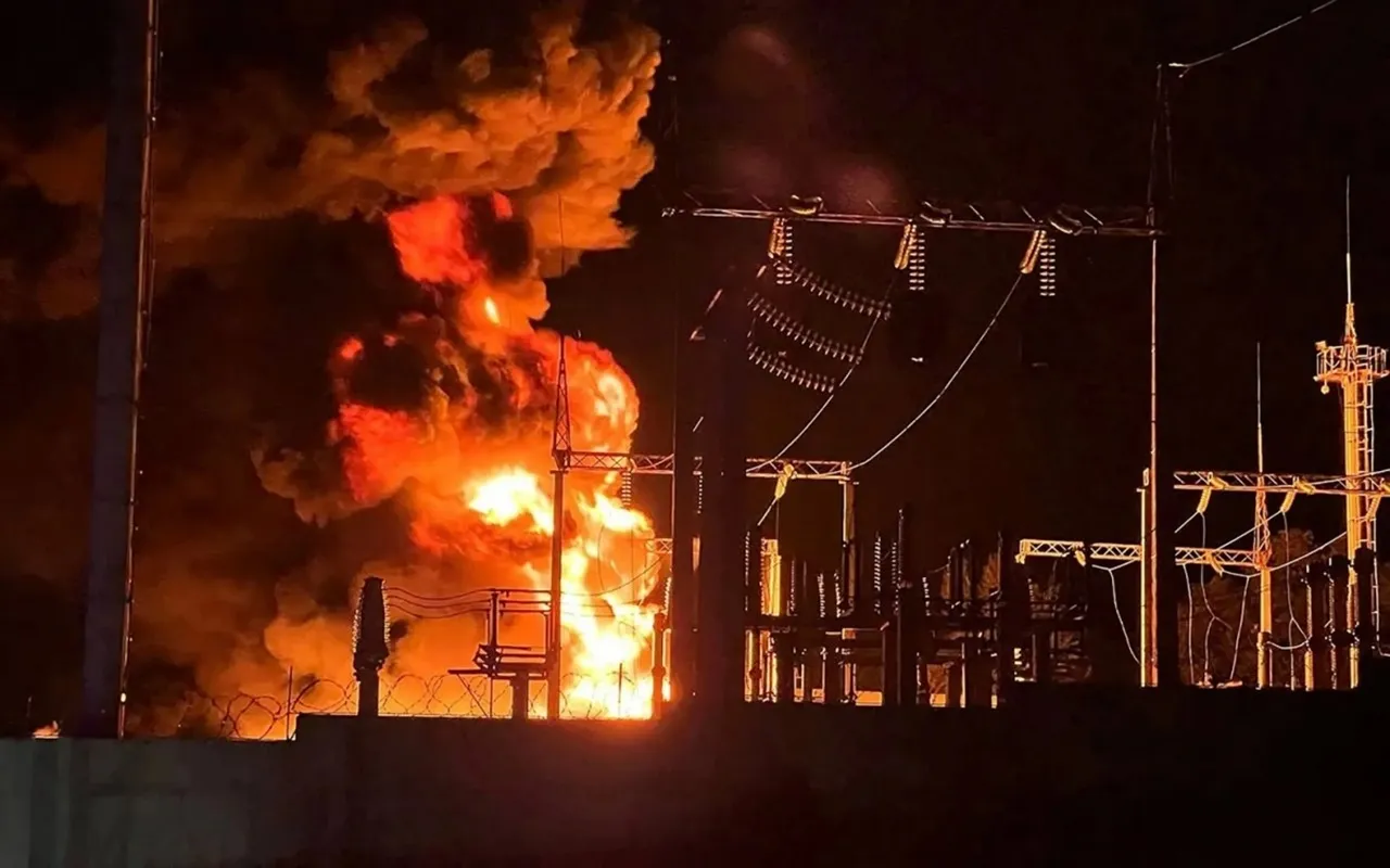 Một trạm điện ở Belgorod bốc cháy. Ảnh Telegram