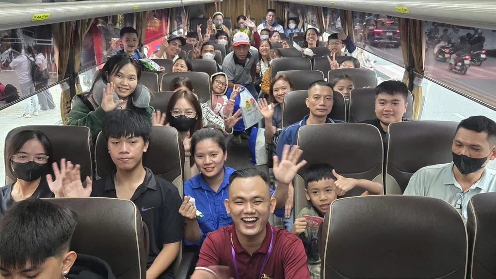 nhung-chuyen-xe-dua-don-cong-nhan-dip-tet-binh-ngo-2026_20260223084134