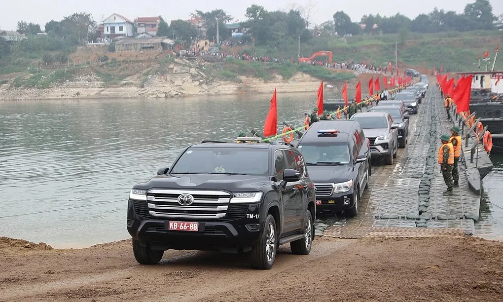 Tạm dừng lưu thông cầu phao qua sông Lô tại Đoan Hùng để đảm bảo an toàn