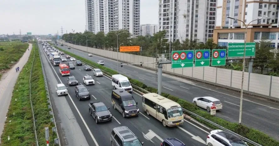 Vận tải Tết tăng trưởng ấn tượng, tai nạn giảm sâu