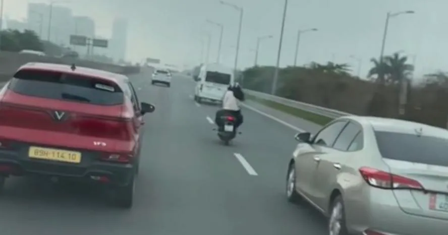 Đi xe máy vào cao tốc Hà Nội – Hải Phòng, nữ sinh bị trừ 6 điểm bằng lái