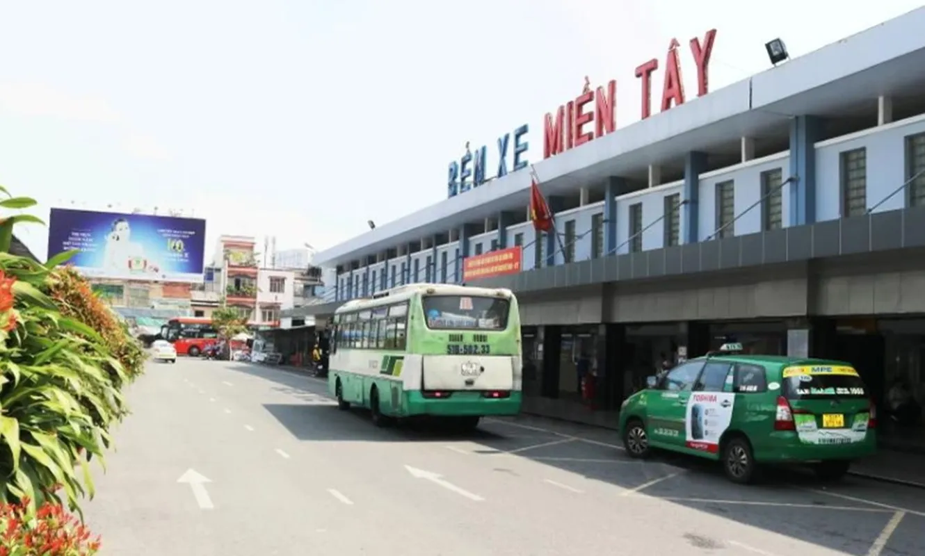 Đề xuất xe hợp đồng phải gửi dữ liệu trước chuyến đi để siết “xe dù, bến cóc