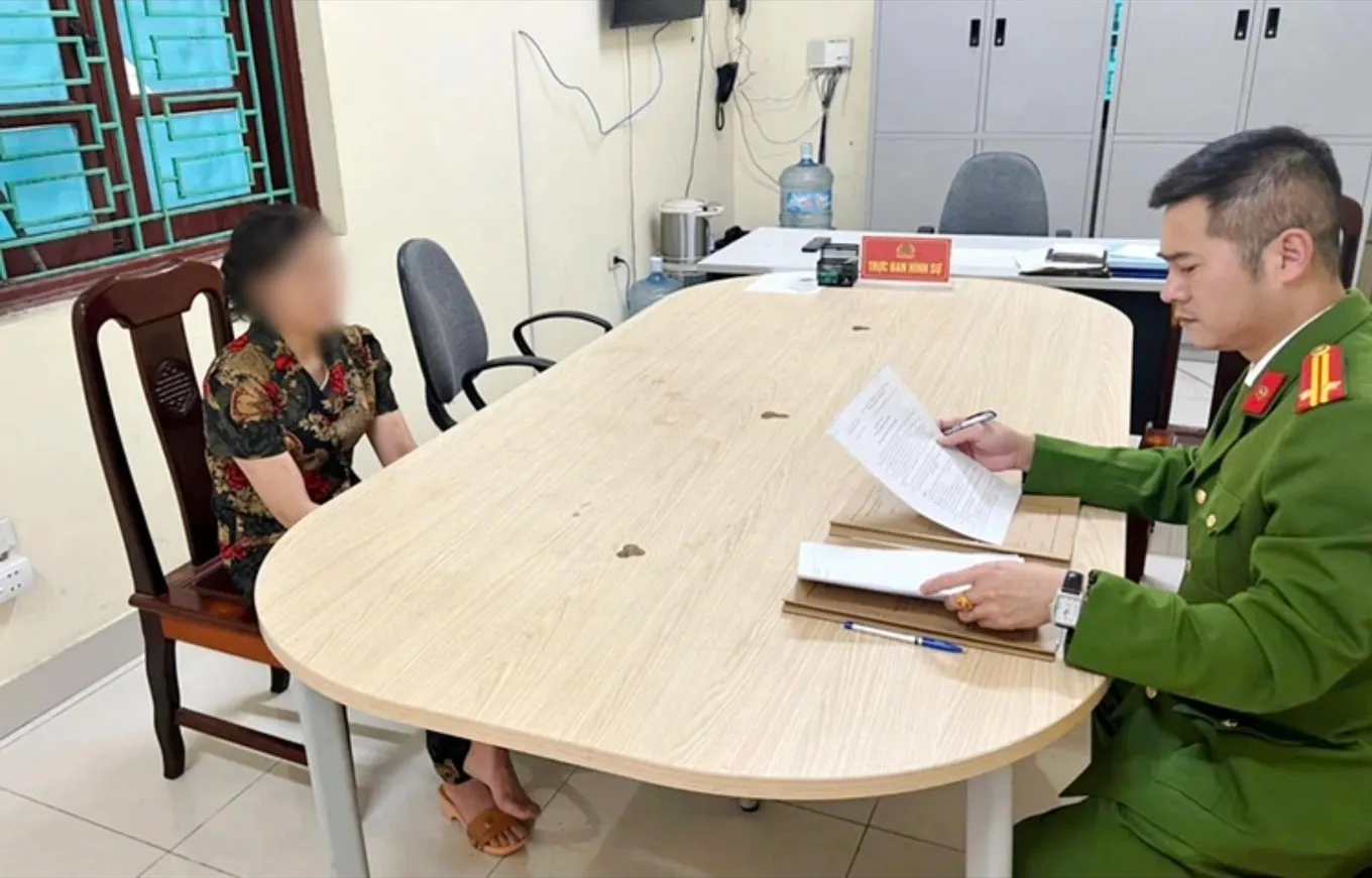 Công an làm việc với người vi phạm - Ảnh Công an Bắc Ninh