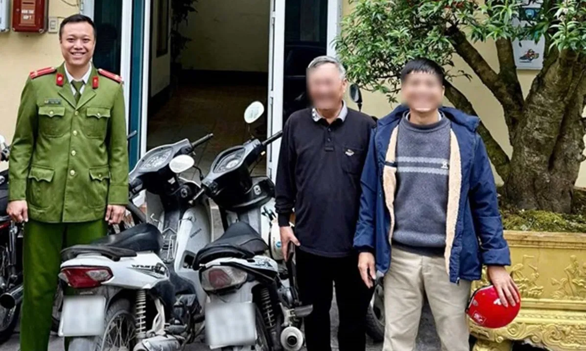 Quảng Ninh: Nhầm xe máy suốt 7 ngày Tết, hai người được công an hỗ trợ trao trả