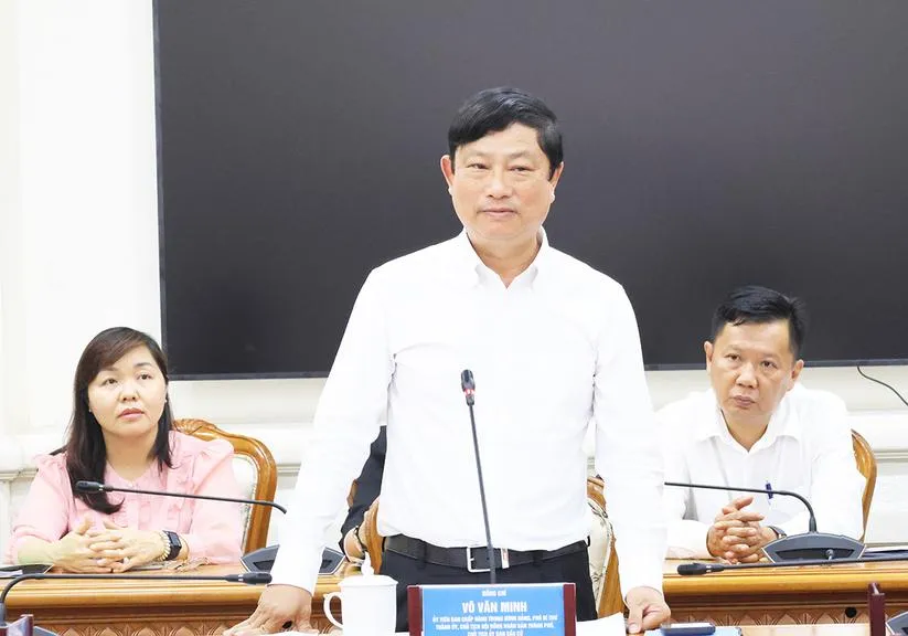 chu-tich-ubbc-tphcm-vo-van-minh-phat-bieu_20260228081933