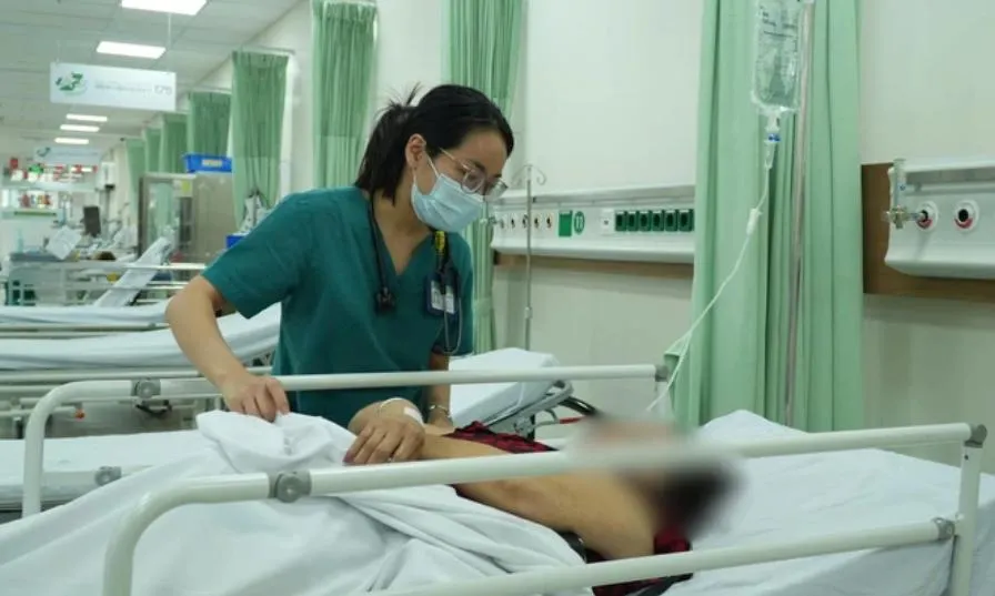 6 người ở TPHCM phải cấp cứu sau khi ăn bánh mì