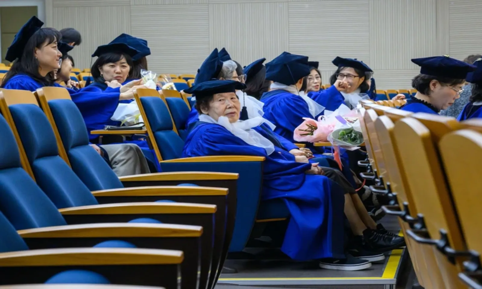 Từ mù chữ đến cử nhân ở tuổi 85 Hành trình phi thường của cụ bà Hàn Quốc – Hình 2