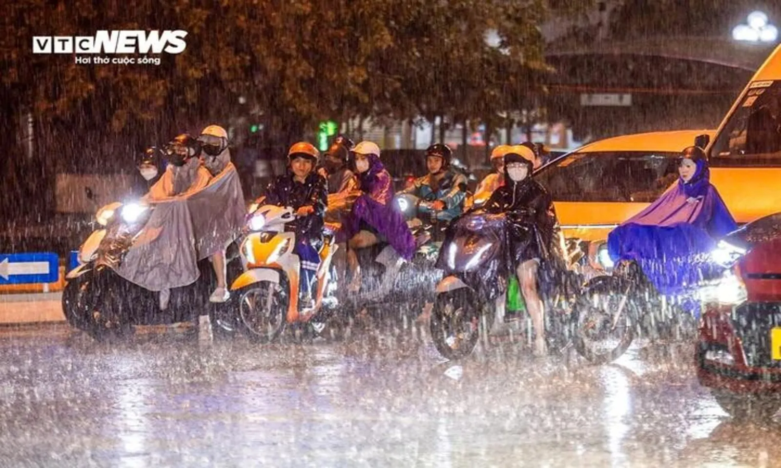 Thời tiết 1/3: Hà Nội trưa nắng, chiều tối mưa dông cục bộ