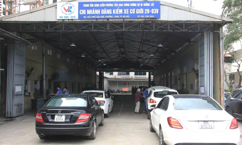 Ngày đầu kiểm định khí thải mới: Nhiều xe đạt chuẩn cao