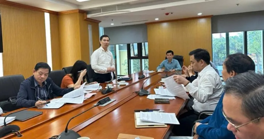 Bộ Xây dựng sẽ cùng Hà Nội giải quyết căn bản ùn tắc giao thông