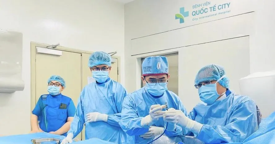 Giành lại sự sống cho cụ bà gần 100 tuổi bằng kỹ thuật tim mạch hiện đại