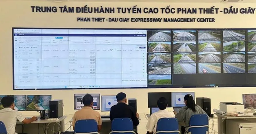Ngày đầu thu phí 5 tuyến cao tốc Nhà nước đầu tư: Lượng xe có giảm?
