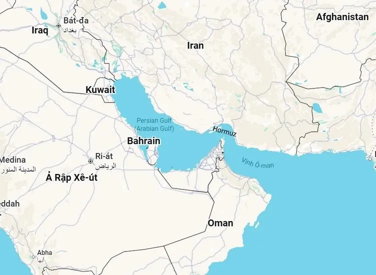 Mắc kẹt ở vùng xung đột, thuyền viên Việt Nam bám trụ trên tàu