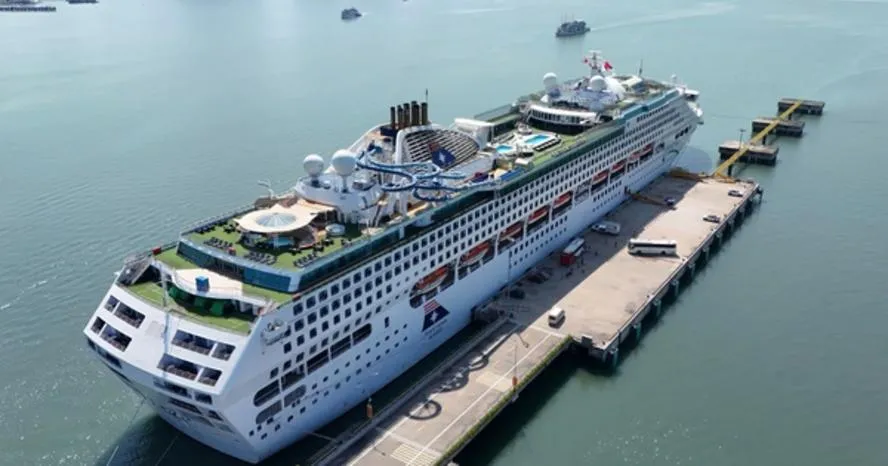 Quảng Ninh tăng cường kiểm soát an toàn tàu du lịch sau vụ cháy trên vịnh HạLong