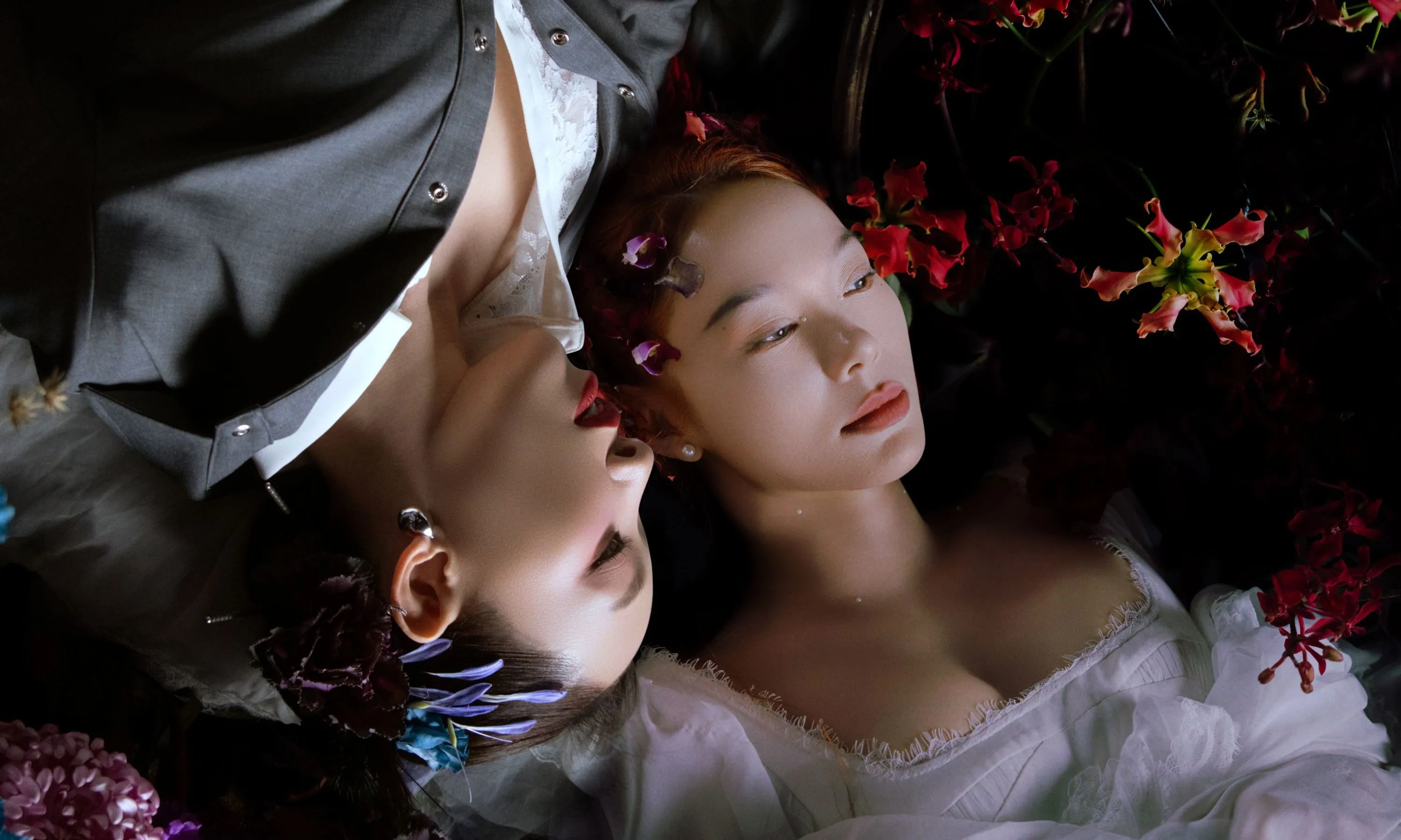 Minh Hằng - Tóc Tiên: Bộ đôi chị em khuấy đảo Quốc tế Phụ nữ 2026