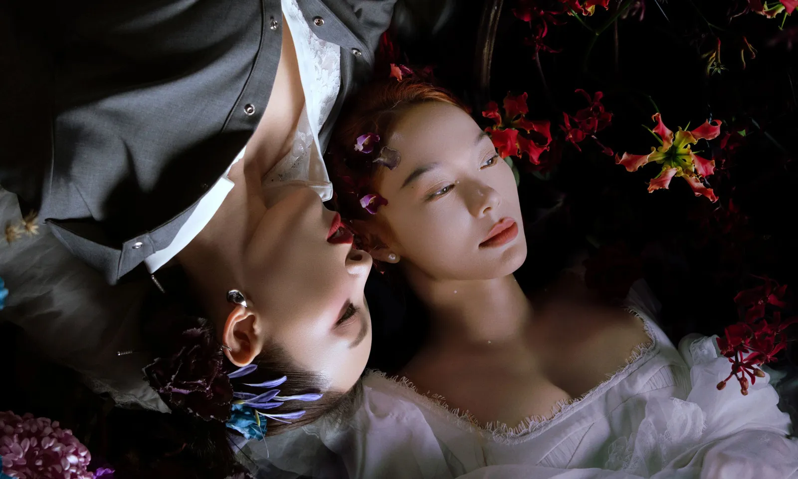 Minh Hằng - Tóc Tiên: Bộ đôi chị em khuấy đảo Quốc tế Phụ nữ 2026