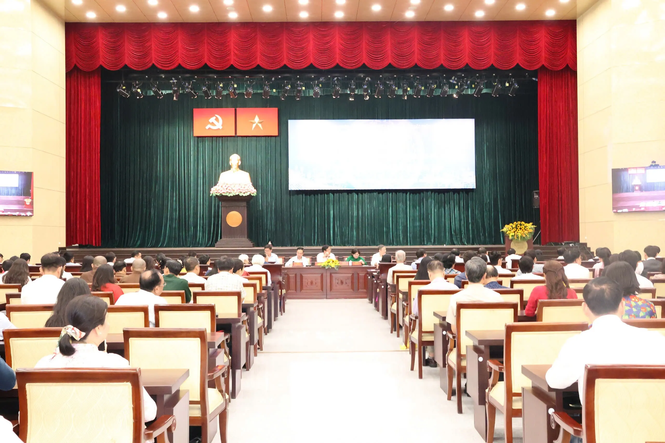 62313b1fe5f66ba832e7