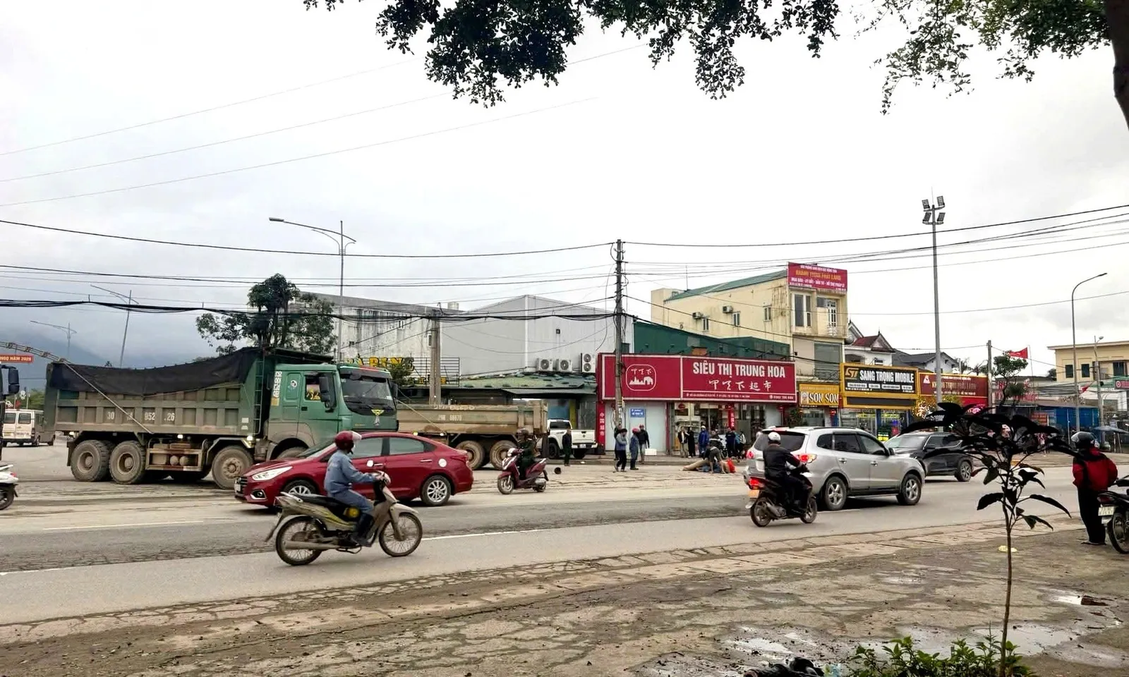 Hà Tĩnh: Xe tải va chạm xe máy trên QL1 khiến 1 người  tử vong
