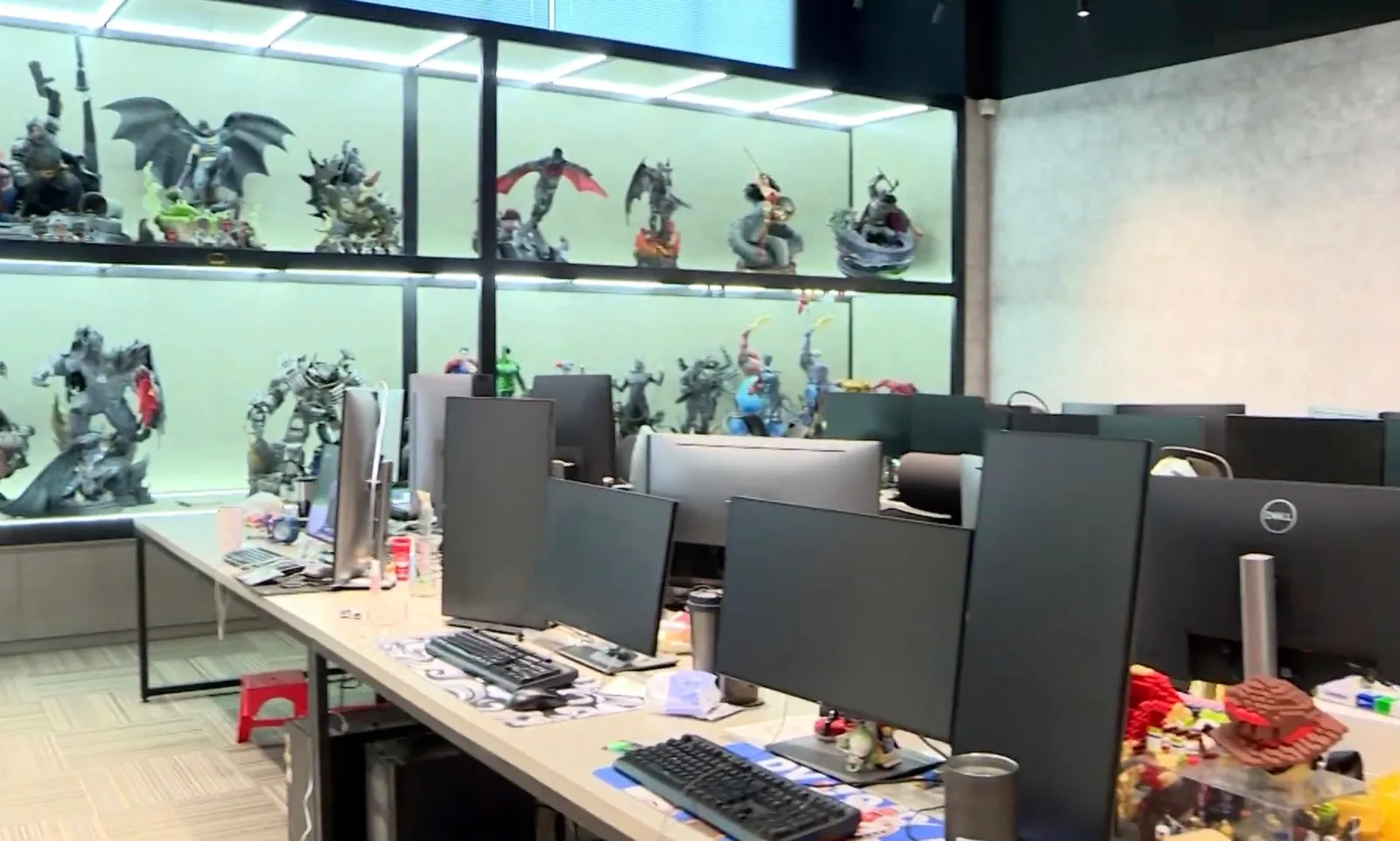 Triệt phá đường dây cá cược ‘Xôi lạc TV’: Kê biên hơn 300 tỉ đồng