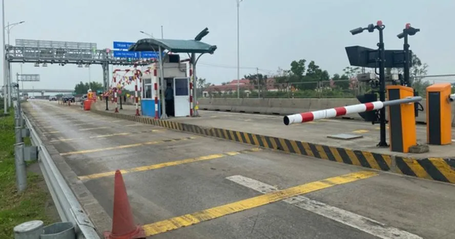 Thu phí liên tuyến cao tốc Bắc - Nam: Vì sao phải lắp lại barie tại Diễn Châu -Bãi Vọt?