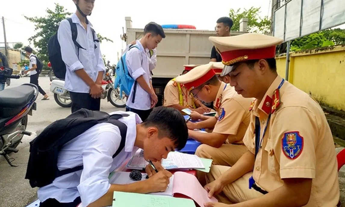 CSGT Lạng Sơn tăng cường tuần tra, xử lý học sinh vi phạm giao thông