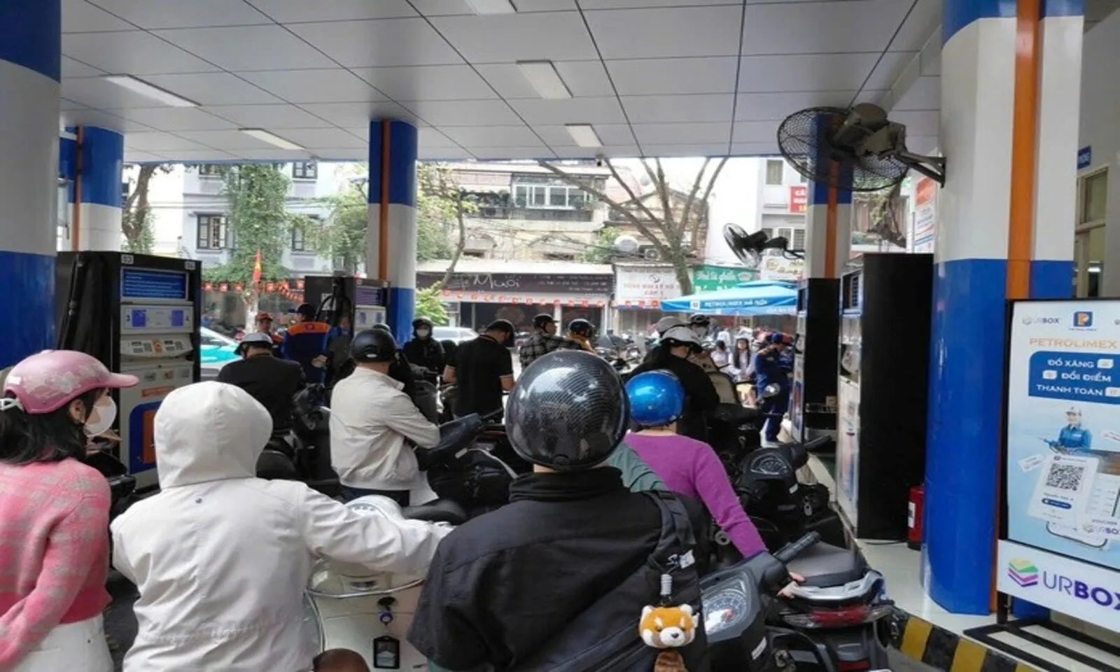 Công an TPHCM cảnh báo nguy cơ cháy nổ khi giá xăng dầu tăng mạnh