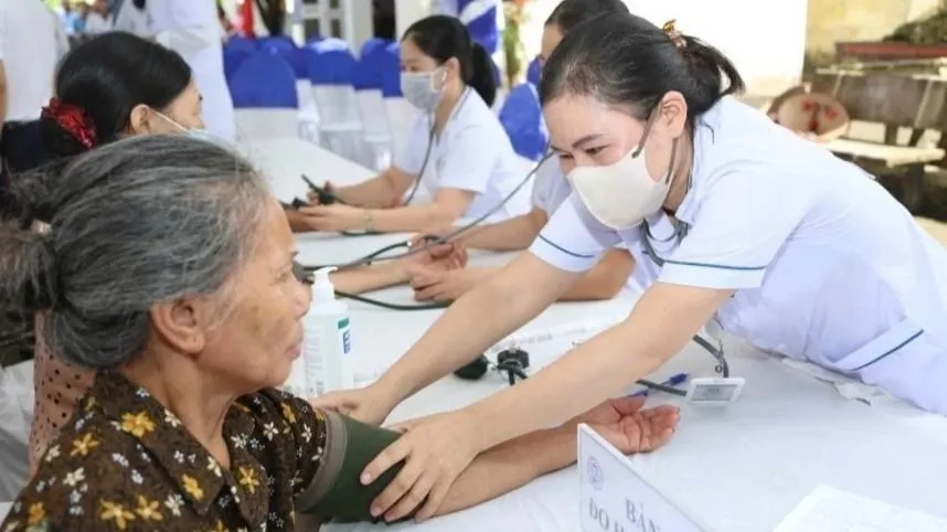 Phó Thủ tướng ký kế hoạch triển khai Nghị quyết về đột phá chăm sóc sức khỏe nhân dân