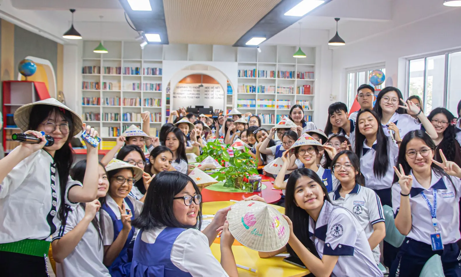 Hợp tác quốc tế trong giáo dục: “Chìa khóa” để học sinh thành phố vươn ra thế giới