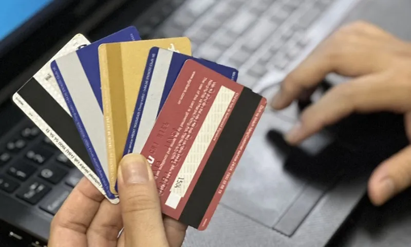 Bộ Công an cảnh báo thủ đoạn lôi kéo học sinh, sinh viên mở hoặc cho thuê tài khoản ngân hàng