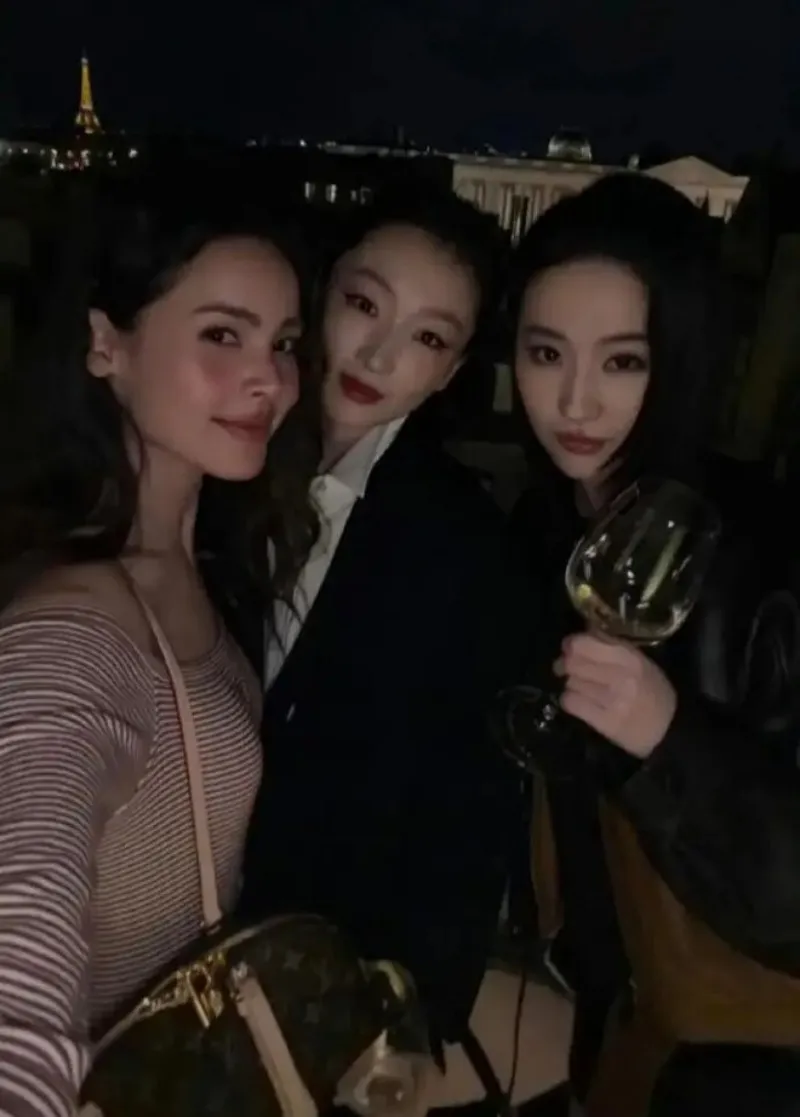 voh-luu-diec-phi-can-quet-tuan-le-thoi-trang-paris-2026-13