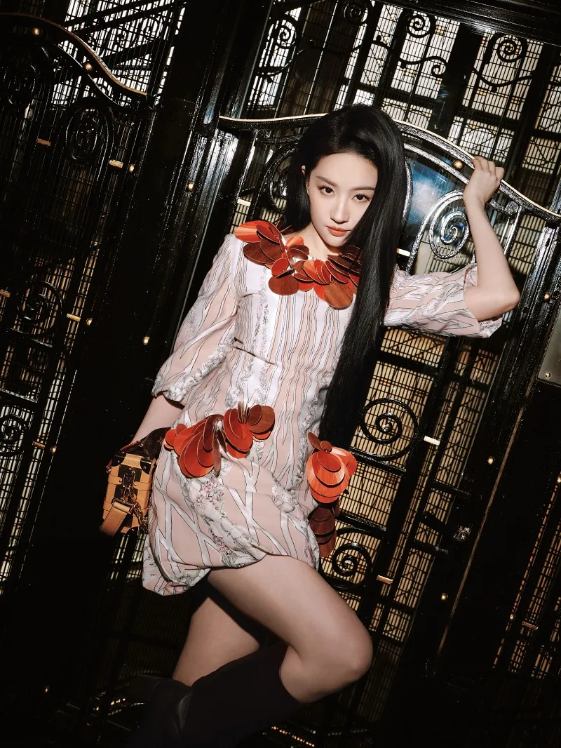 voh-luu-diec-phi-can-quet-tuan-le-thoi-trang-paris-2026-7