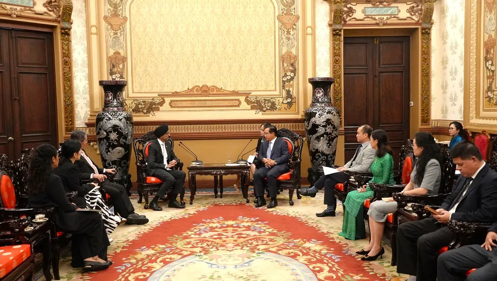 Chủ tịch UBND Thành phố Nguyễn Văn Được đề xuất Đại sứ Singapore tăng cường hợp tác lĩnh vực tài chính