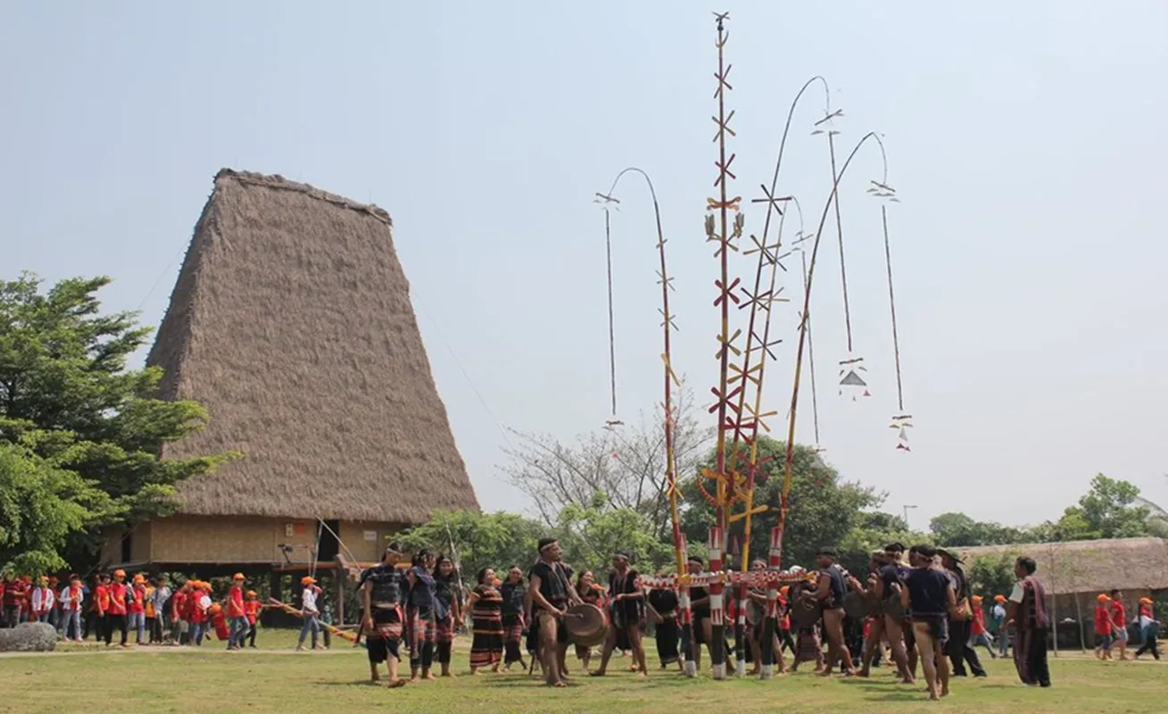 Làng Văn hóa Du lịch các dân tộc Việt Nam