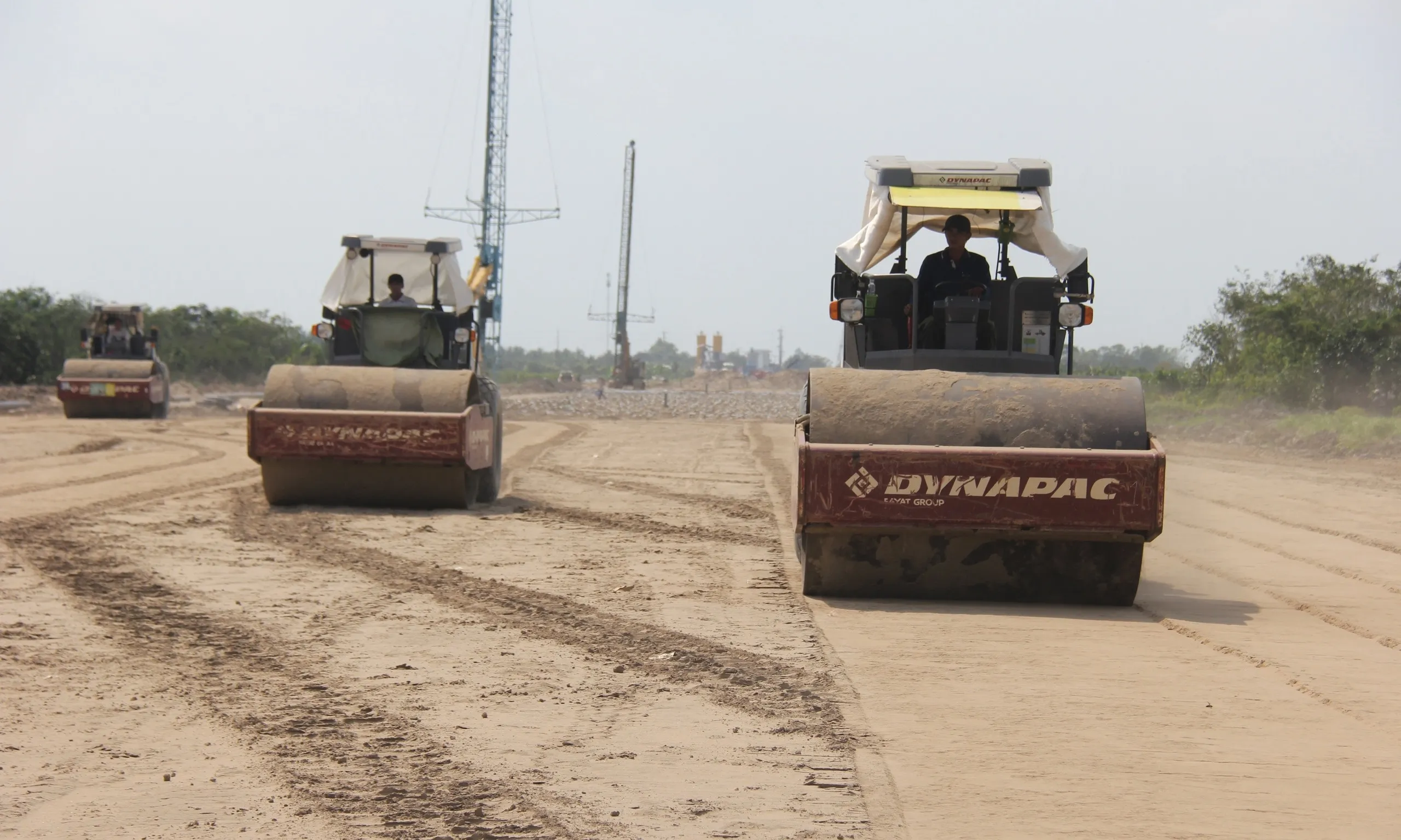 Di dời đường điện 220kV để đẩy nhanh thi công cao tốc Mỹ An – Cao Lãnh