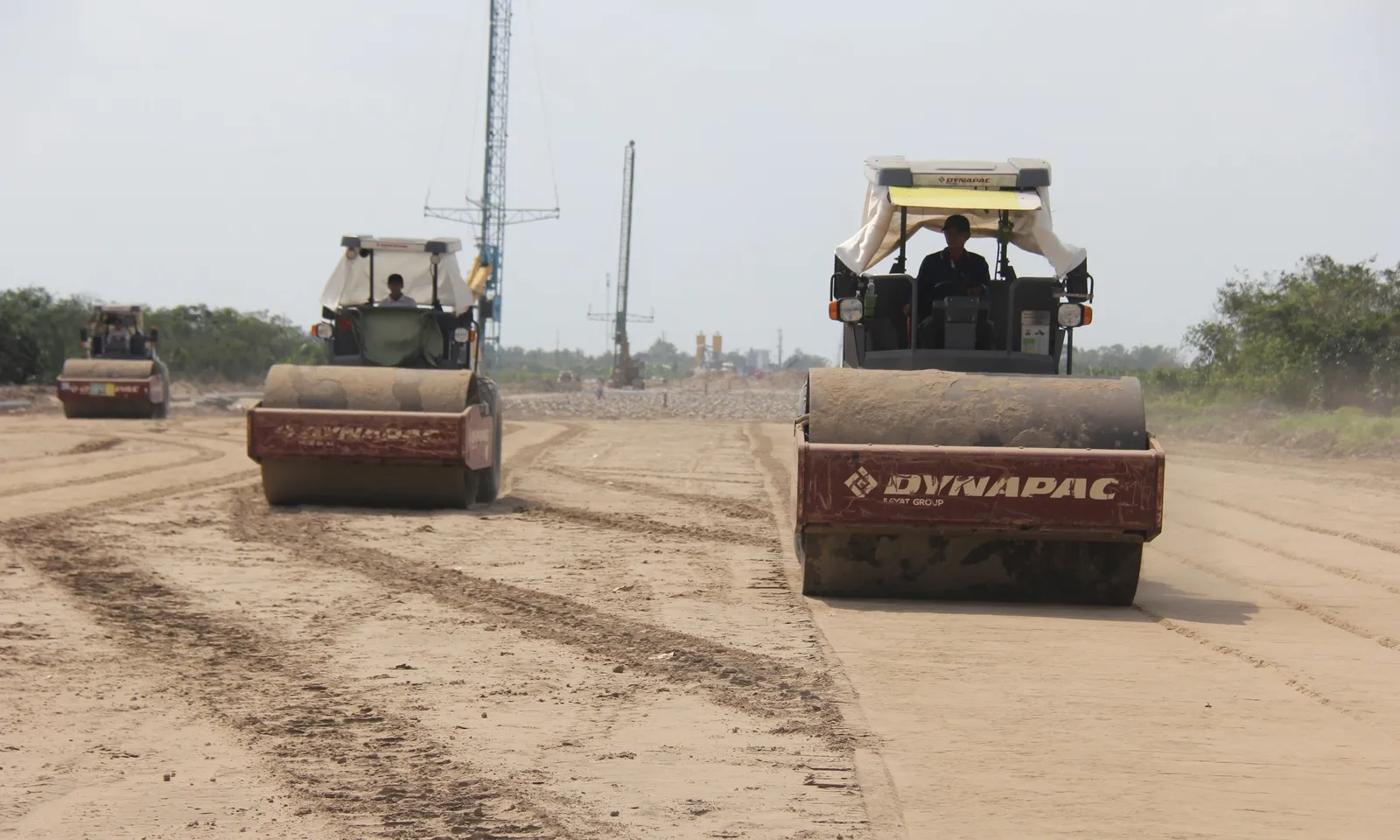 Di dời đường điện 220kV để đẩy nhanh thi công cao tốc Mỹ An – Cao Lãnh