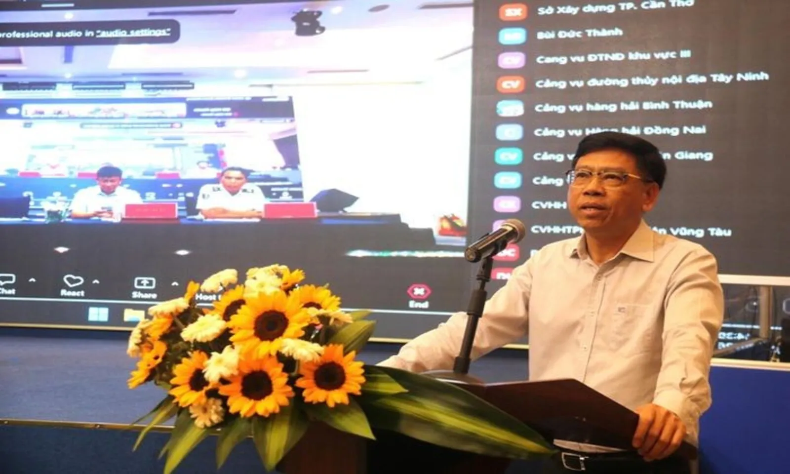 Không tăng giá dịch vụ hàng hải, ưu tiên tàu chở xăng dầu