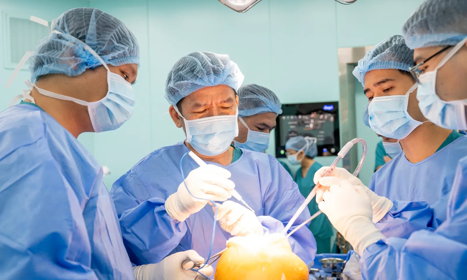 Ứng dụng công nghệ mới trong phẫu thuật thay khớp gối, hướng đến phục hồi sớm