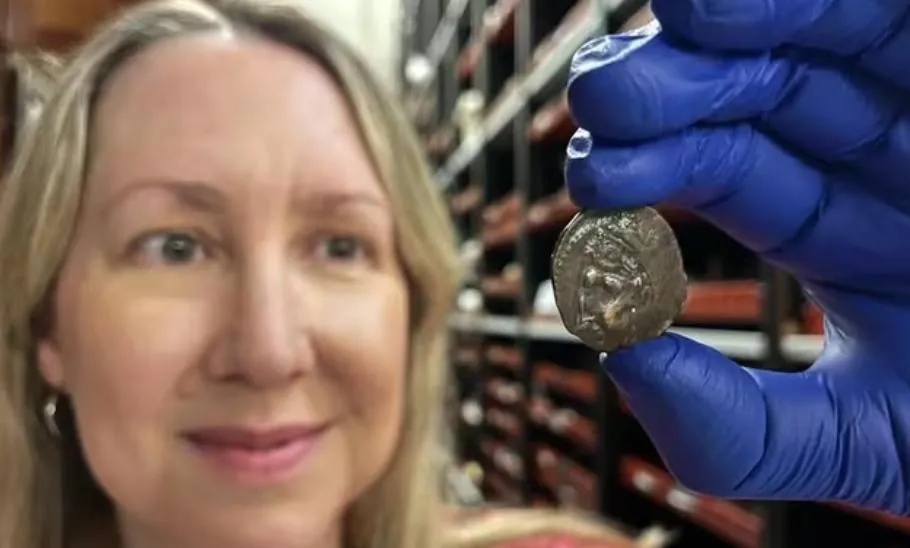 Phát hiện cổ vật hơn 2.000 năm của nền văn minh Địa Trung Hải tại Anh