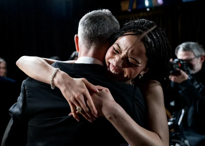 voh-loat-khoanh-khac-an-tuong-nhat-oscar-2026-26