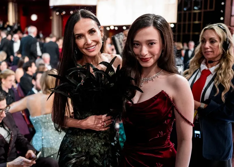 voh-loat-khoanh-khac-an-tuong-nhat-oscar-2026-34