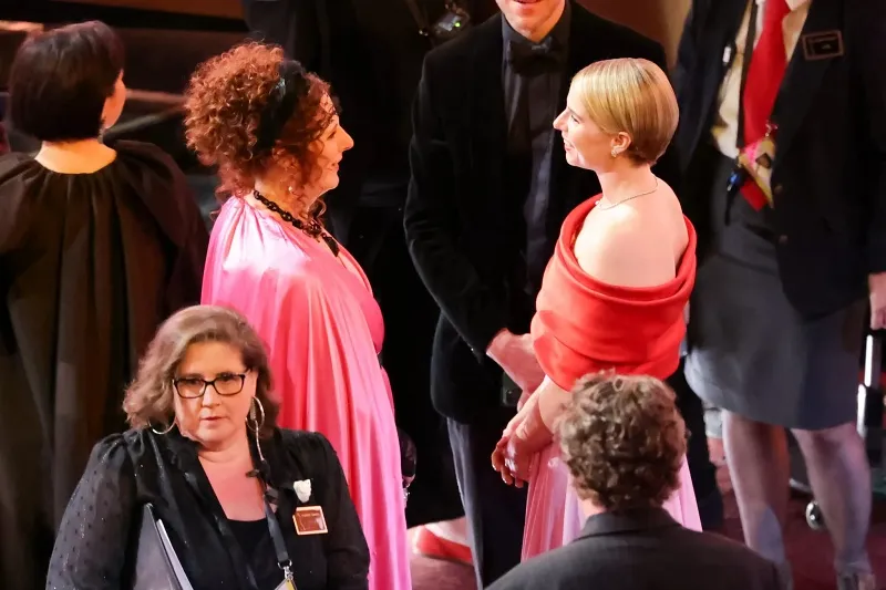 voh-loat-khoanh-khac-an-tuong-nhat-oscar-2026-7